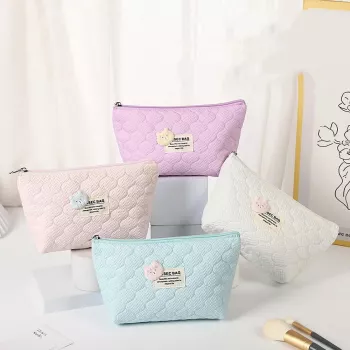 Cute Cartoon Bear Makeup Bag: Tidy Touch-Ups Anywhere